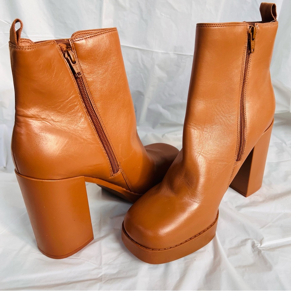 Gianni Bini Ah-Mazed Leather Block Heel
Platform Booties